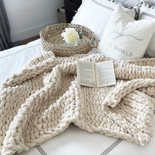 Preorder! Chunky Knit Blanket Throw 50"x70" - Arriving September