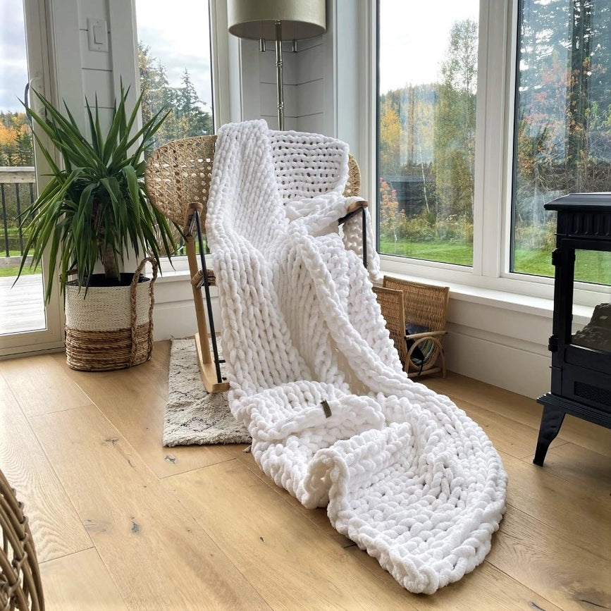 Preorder! Chunky Knit Blanket Throw 50"x70" - Arriving September